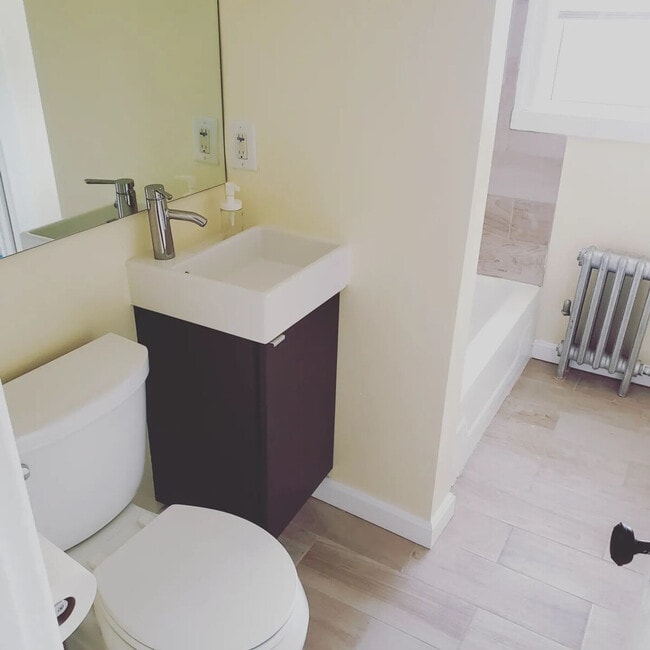 Building Photo - 59 Dartmouth Ave