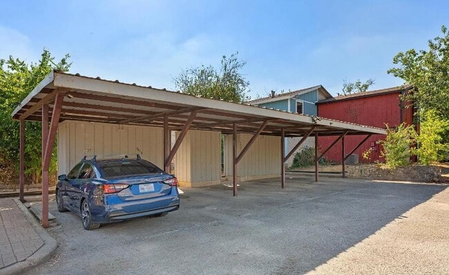 Building Photo - 4813 Yucca Hill Dr