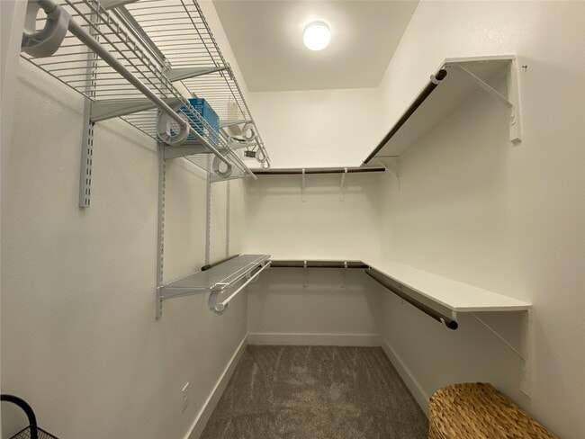 Building Photo - 74 N Hutcheson St