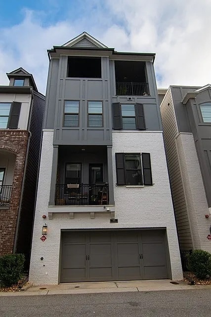 Building Photo - 625 Broadview Terrace NE