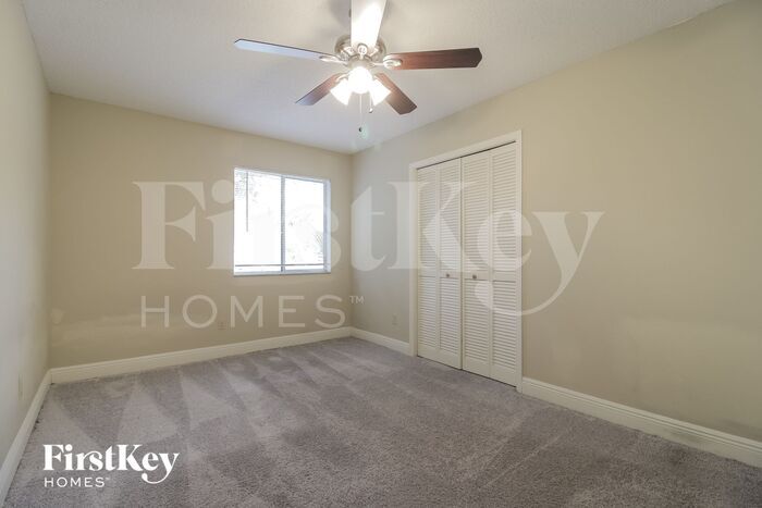 Building Photo - 1303 Willow Springs Ct