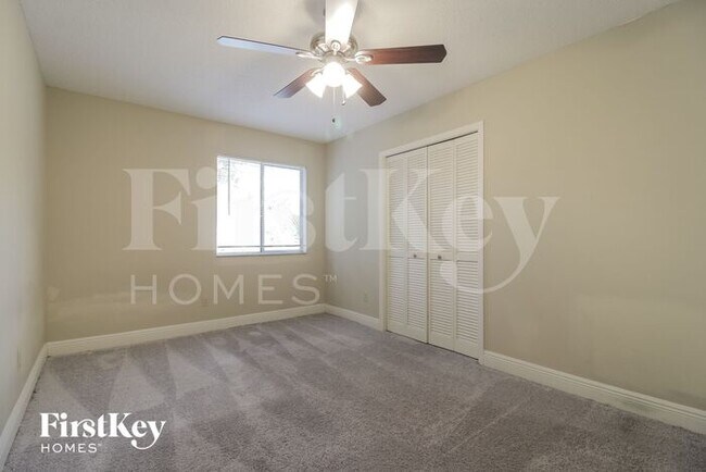 Building Photo - 1303 Willow Springs Ct