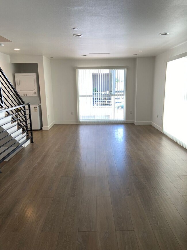 Building Photo - 11512 Emelita St