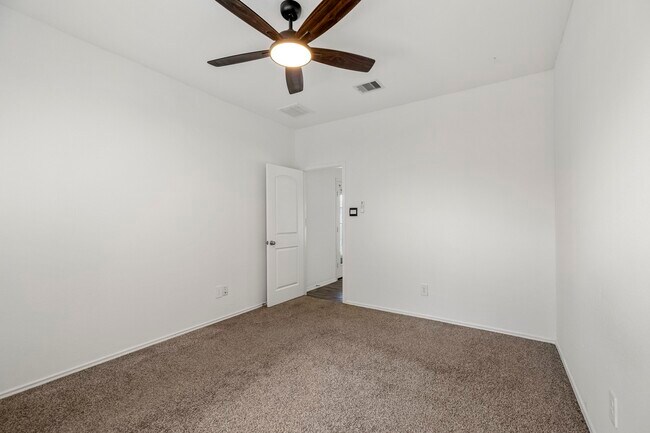 Building Photo - 5451 Tuscany Hills Ln