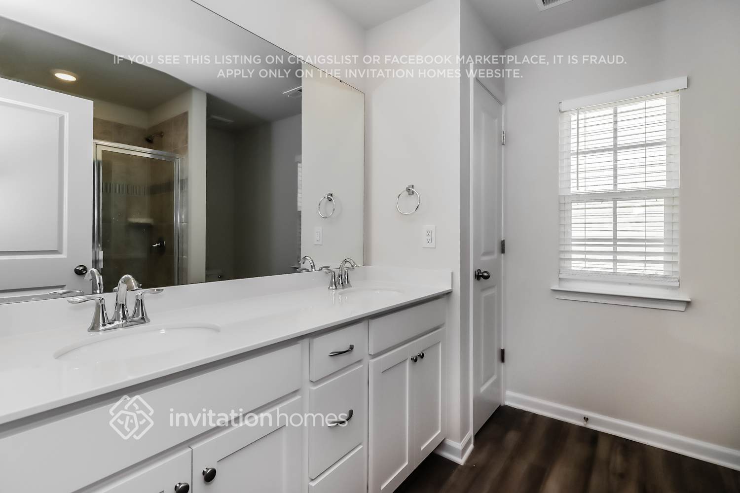 Building Photo - 411 Kennerly Ctr Dr