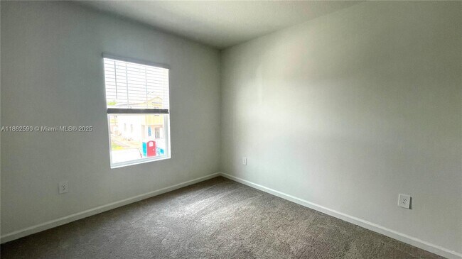 Building Photo - 2653 Skyline Lp