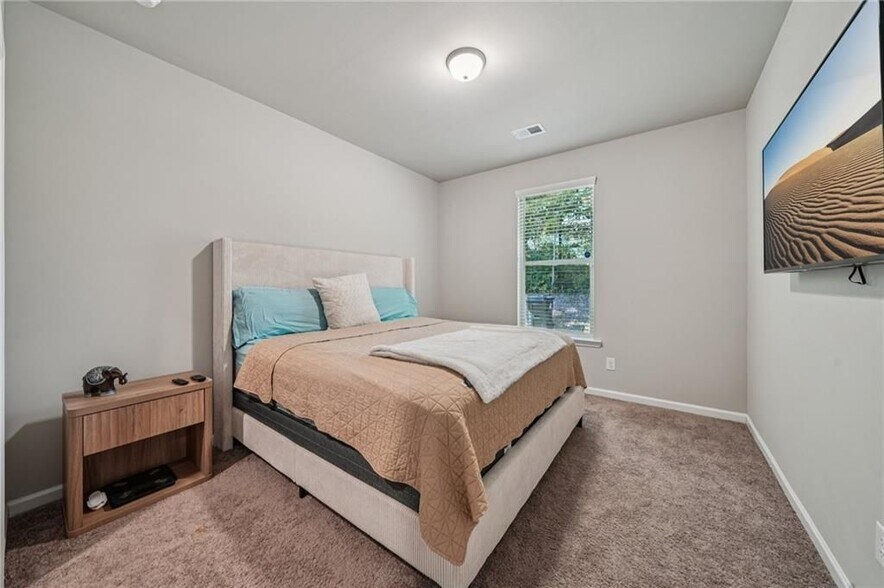 Building Photo - 120 Cabin Way