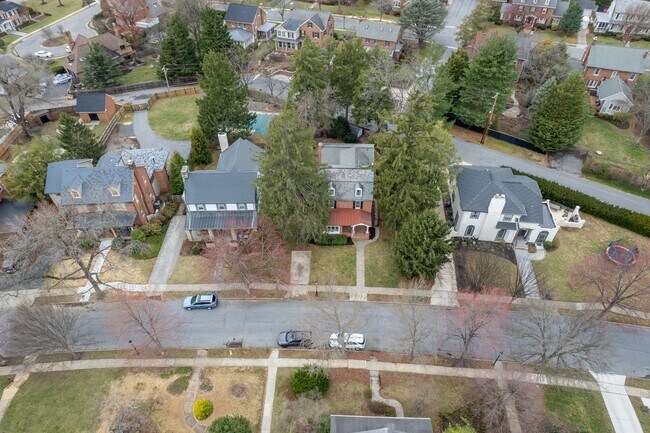 Building Photo - 317 W College Terrace