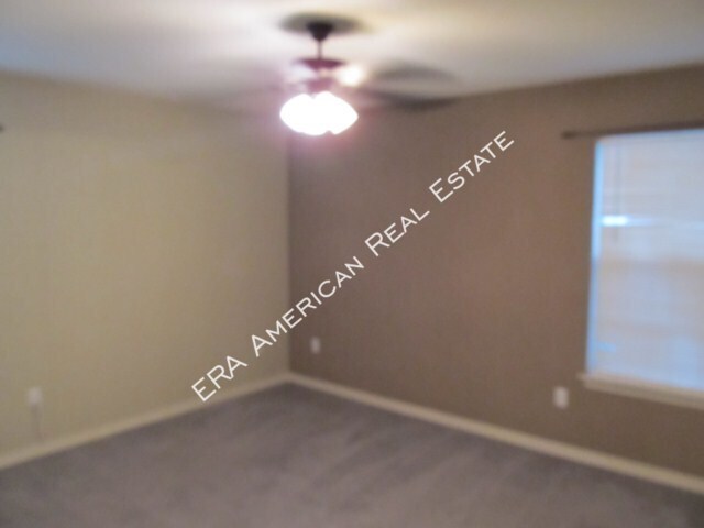 Building Photo - 136 Beach Dr