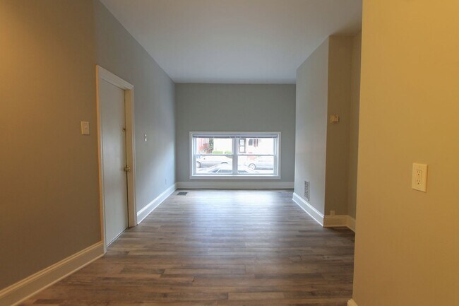 Building Photo - 5028 Wayne Ave