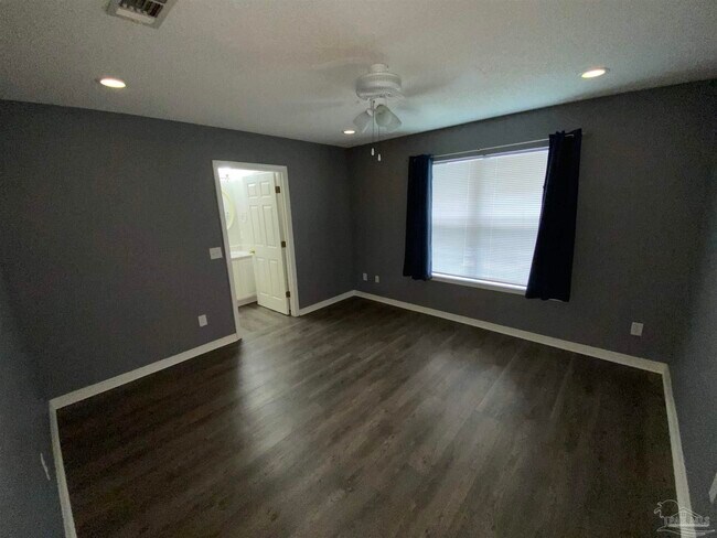Building Photo - 10340 Chinaberry Ct