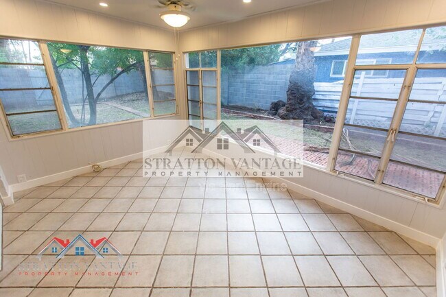 Building Photo - 5142 N 18th Pl