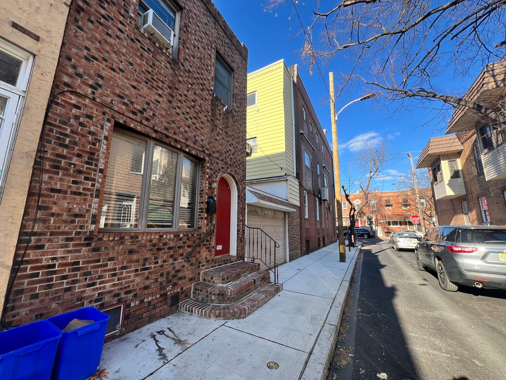 Building Photo - 2408 S Sartain St