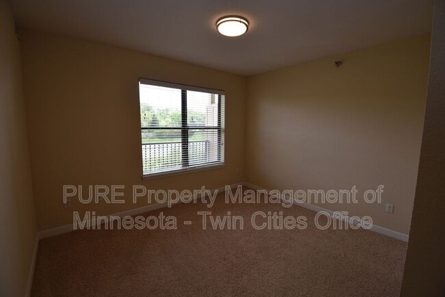 Building Photo - 1155 Ford Rd