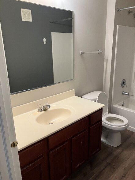 Building Photo - 152 Bertram Dr