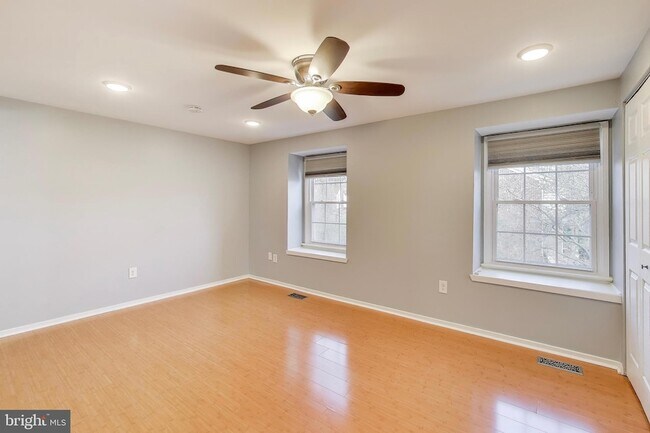 Building Photo - 5769 Yellowrose Ct