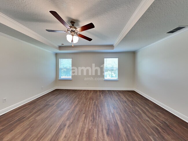 Building Photo - 854 Heavenly Dr