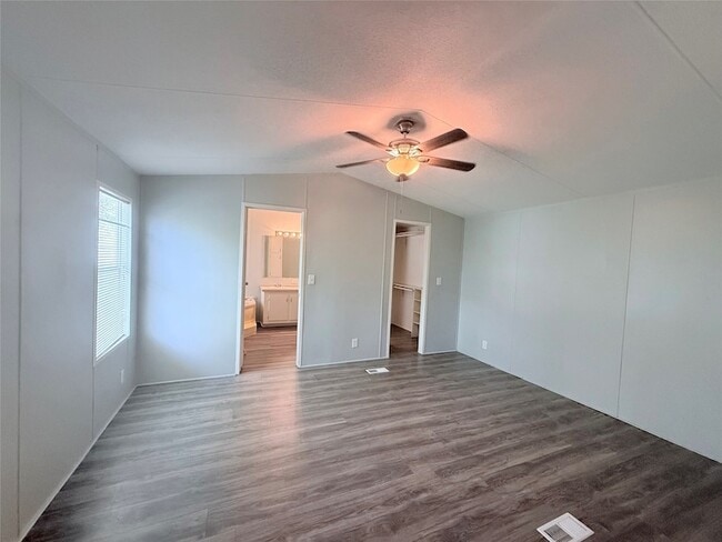 Building Photo - 12738 Pecan Tree Ct