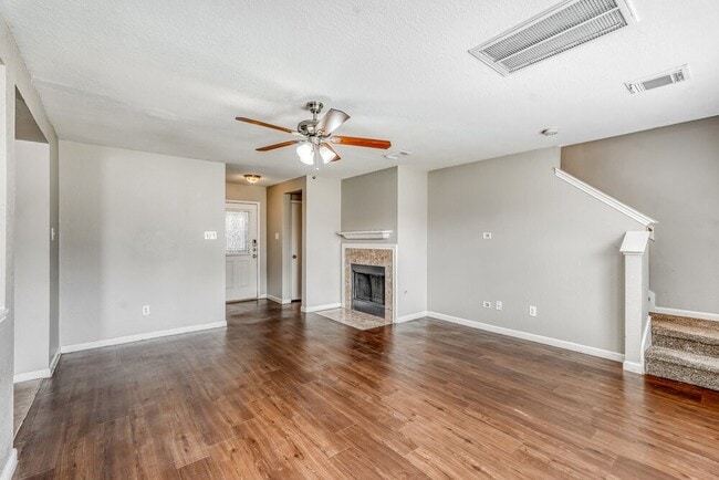 Building Photo - 8010 Suffield Glen Ln