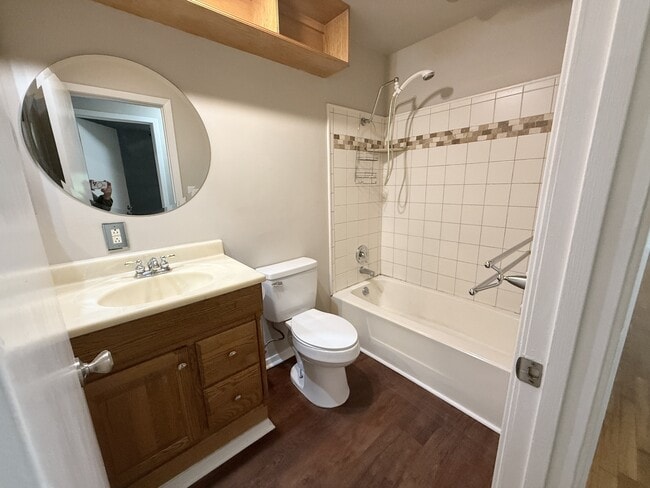 Building Photo - 207 Casalinda Cir