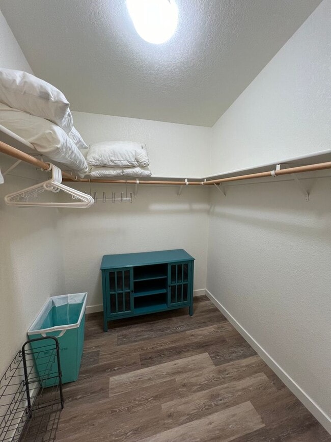 Building Photo - FURNISHED SHORT TERM RENTAL!