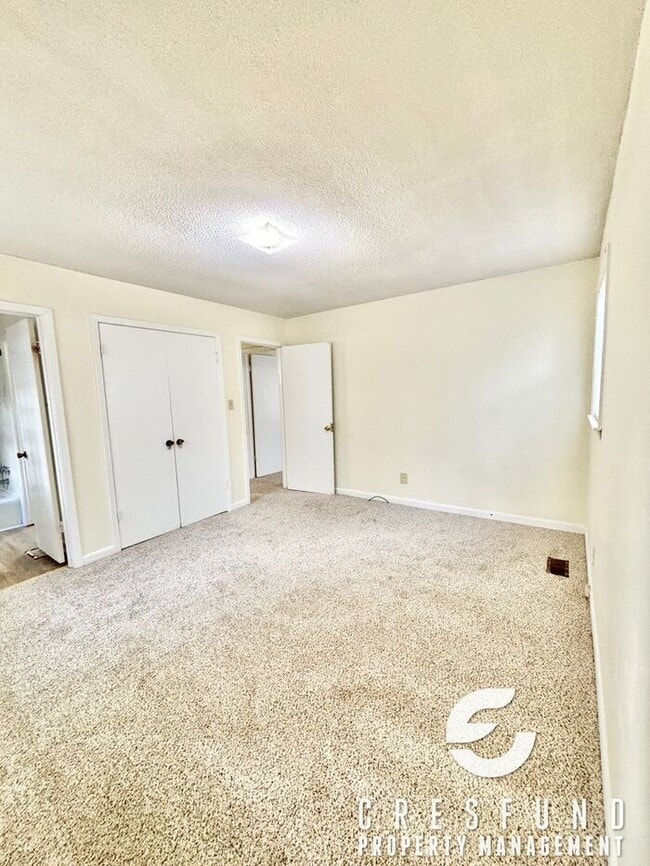 Building Photo - *CHRITMAS SPECIAL LEASE SIGNED BY 12/31/25 GET A MONTH FREE* 3 BEDROOM AVAILABLE NOW - Minutes Fr...