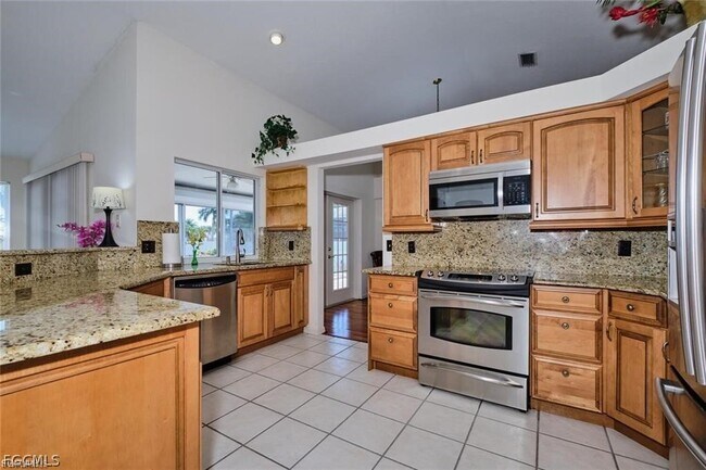 Building Photo - 5507 SW 14th Pl