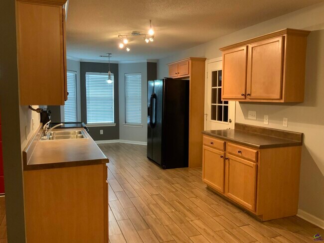 Building Photo - 120 Timber Mill Court