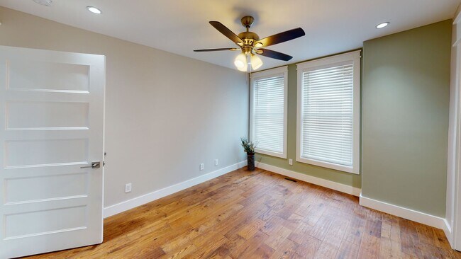 Building Photo - Renovated 6BR/4BA Cottage in Fort Sanders ...