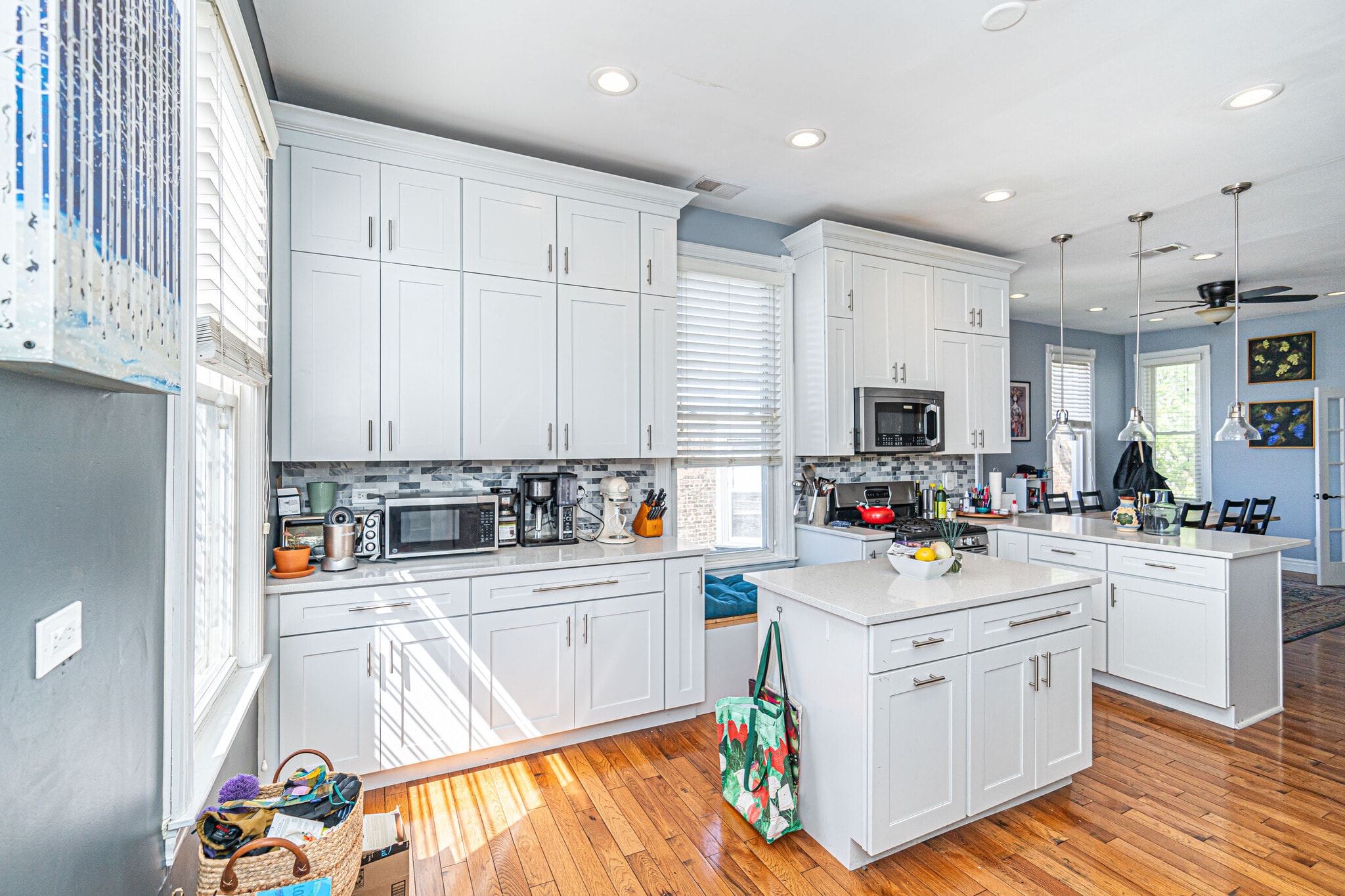 Kitchen - 2526 N Rockwell St