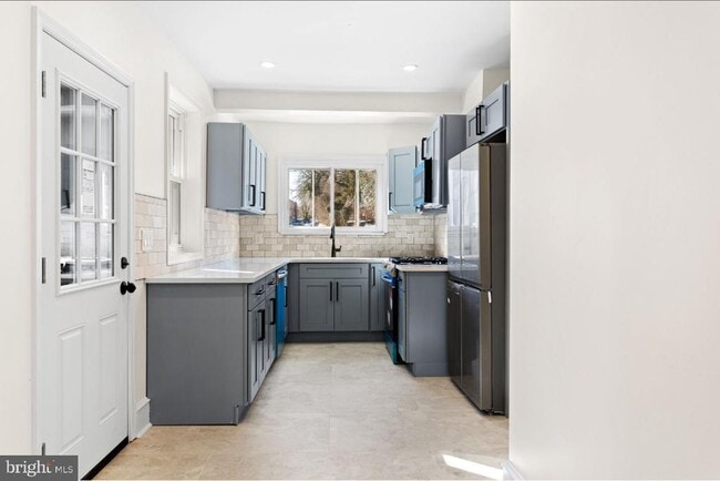 Building Photo - 6812 Sprague St