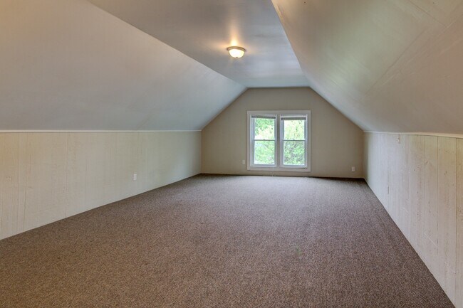 Building Photo - SL AAC1228