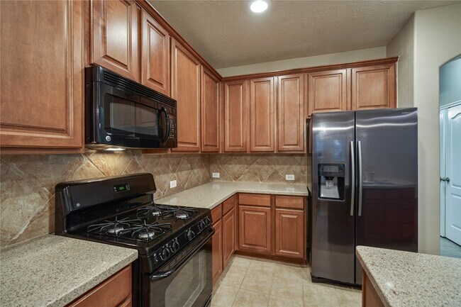 Building Photo - 17250 Lafayette Hollow Ln