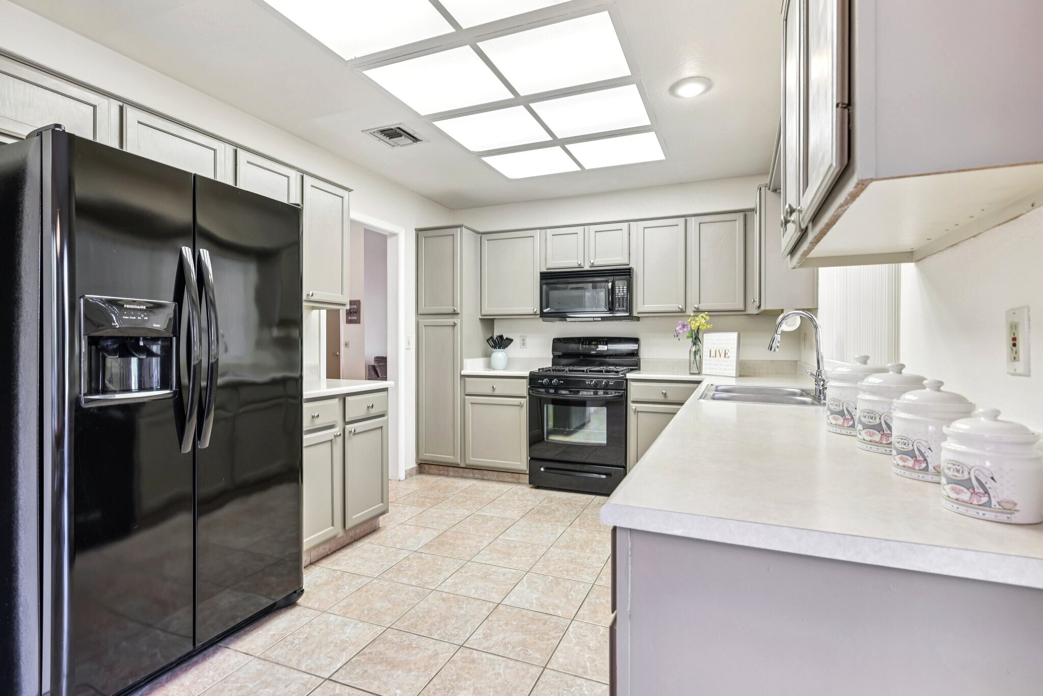 Building Photo - 3013 Sungold Dr