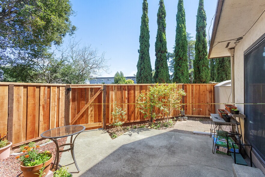 Building Photo - 2751 Cortez Ct