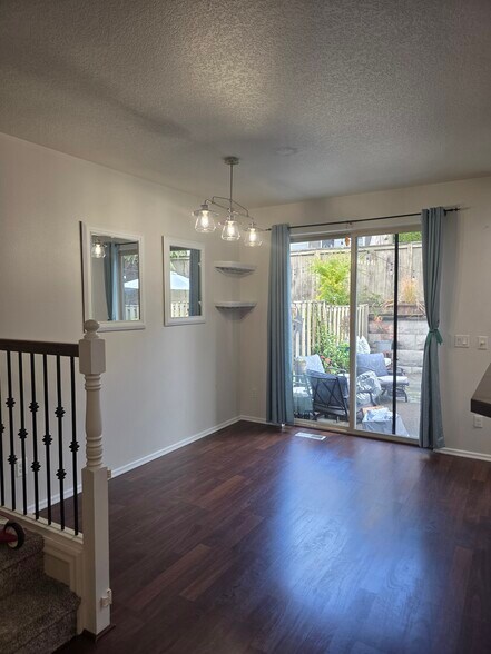 Building Photo - 15493 SE Eckert Ln