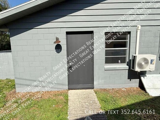 Building Photo - 5926 SE Front Rd