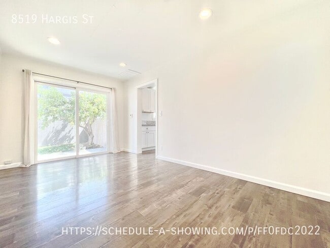 Building Photo - 8519 Hargis St