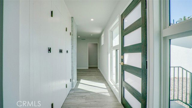 Building Photo - 22135 Kittridge St