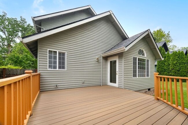 Building Photo - 6508 SW Taylors Ferry Rd