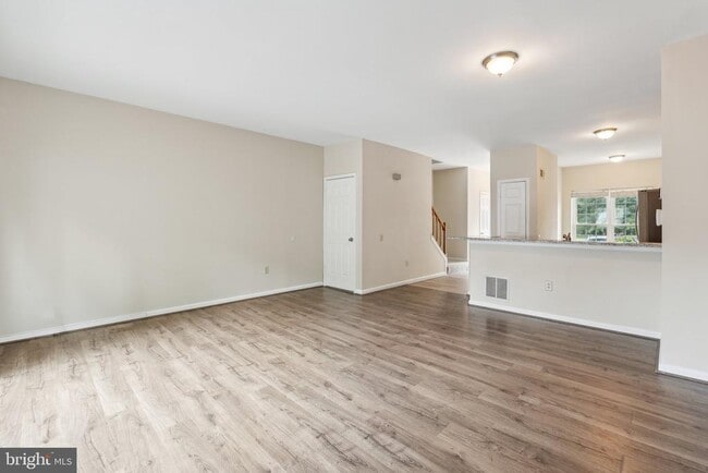 Building Photo - 7191 Fairfield Ct
