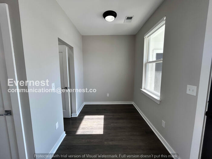 Building Photo - 604 Mason Ward Pl