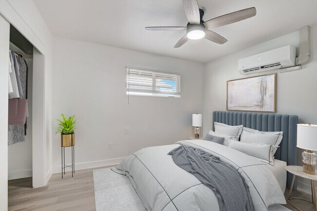 Building Photo - 1 Bed | 1 Bath -  Renovated Ground Level Unit