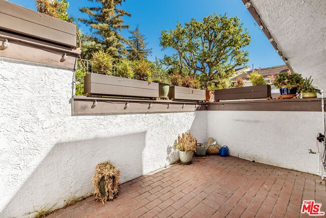 Building Photo - 17207 Palisades Cir