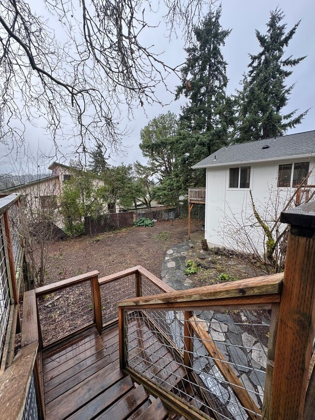 Building Photo - 5-Bed, 3-Bath in South Eugene