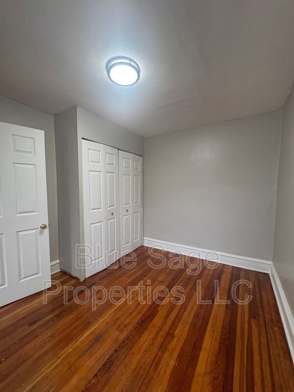 Building Photo - 1411 Lawrence Rd