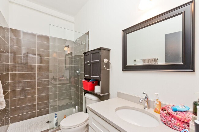 Building Photo - 2013 W Division