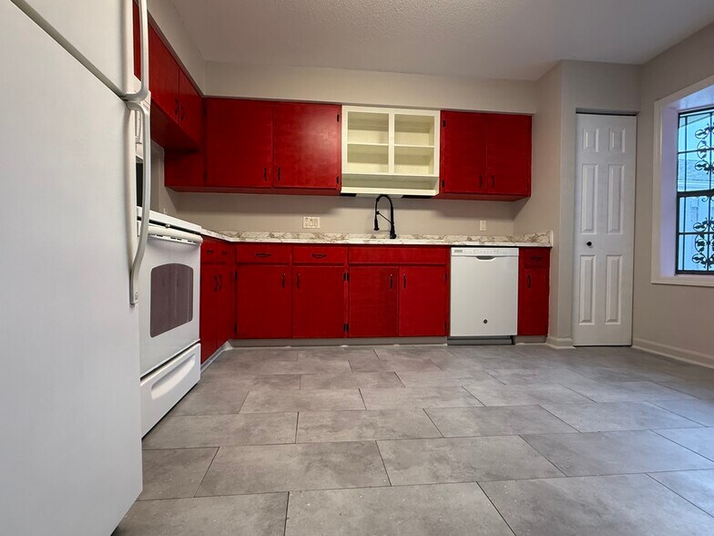 Building Photo - 84 Lake Fairgreen Cir