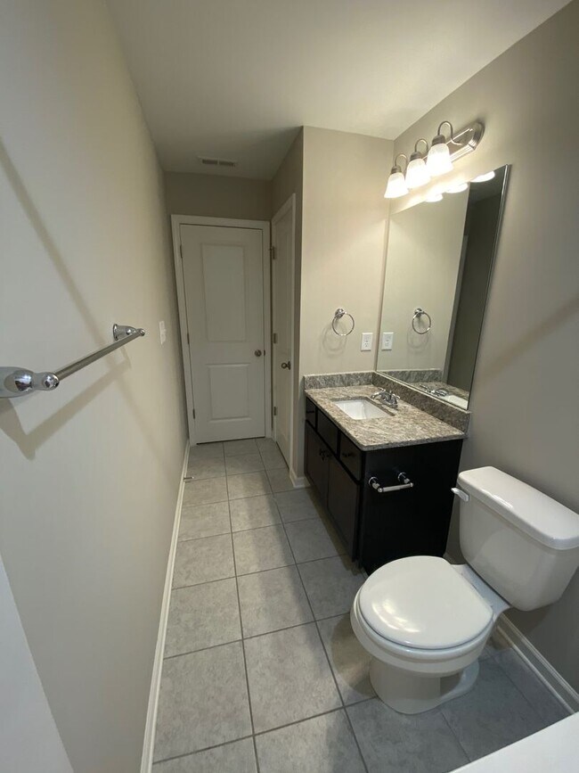 Building Photo - 216 Wild Azalea Dr