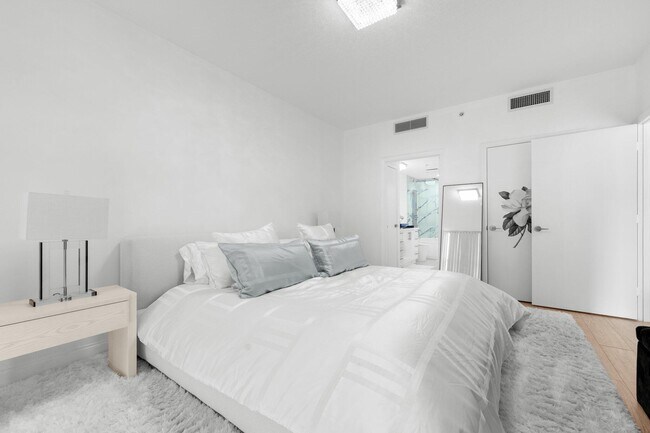 Building Photo - 550 Okeechobee Blvd
